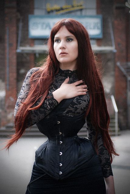 Wasp Waist, Hourglass Waist, Corset Outfits, Corset Training, Corset Outfit, Waist Corset, Waist Cincher Corset, Gothic Models, Corset Fashion