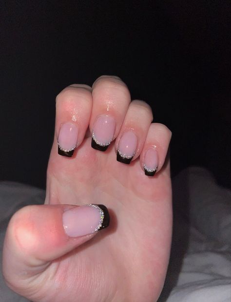 Simple Prom Nails French Tips, Bridesmaids Nail Ideas Black, Mail Inspo 2023 Square, Nails For Banquet, Black French Tips With Sparkles, Nail Art With Stripes, Nails To Go With Black Dress Prom, Black French Tip Nails With Sparkle, Black French Tip Nails Sparkle