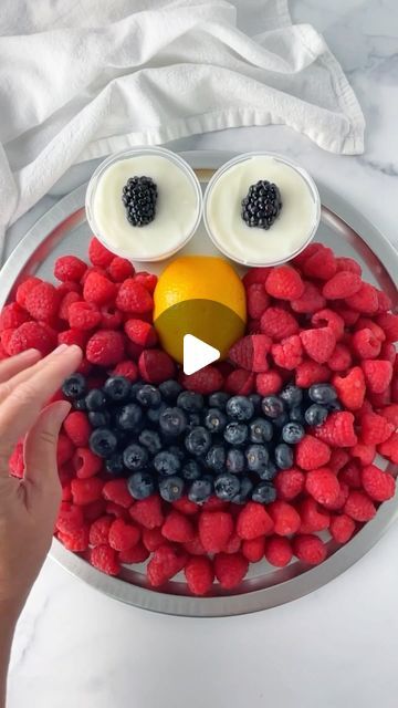 Lise Ode | Mom Loves Baking ® on Instagram: "Is this Elmo Fruit Platter fabulous or what?! 🍓 It’s great for a kids birthday party. The “eyes” are vanilla yogurt. What Sesame Street character would you make? #elmo #sesamestreet #elmobirthday #fruitplatter" Elmo Fruit Platter, Abby Elmo Birthday Party, Sesame Street 2nd Birthday Party, Elmo's World Birthday Party Ideas, Elmo Second Birthday Girl, Food For Toddler Birthday Party, Elmo Themed 2nd Birthday Party, Sesame Street Themed Birthday Party, Elmo 1st Birthday Party Girl