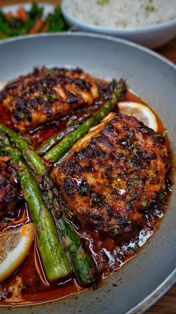 Spicy Garlic Butter Sauce, Date Night Dinner Ideas, Cod Filets, Fish Filet, White Fish Recipes, Garlic Butter Sauce, Healthy Food Dishes, Dinner Party Recipes, Fish Dinner