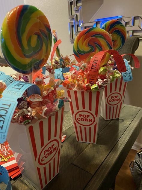 Carnival Theme Candy Table, Inside Carnival Birthday Party, Circus Themed Party Ideas, Carnival Theme Party Table Set Up, Circus 5th Birthday Party, Homemade Carnival Decorations, Popcorn Birthday Party Theme, Snack Centerpieces Parties, Circus Candy Table