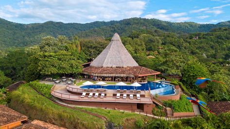 Travel Tips + Trends | Articles | Marriott Bonvoy Traveler Costa Rica Villas, Costa Rica Hotel, Costa Rica Resorts, Visit Costa Rica, Swim Up Bar, Seaside Beach, Resort Villa, Sustainable Travel, Thessaloniki