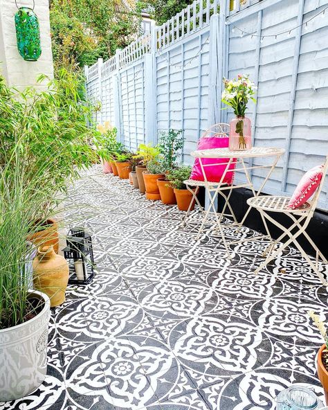 Catherine’s Instagram profile post: “*Patio Reveal* . Now I know many of you have been following on stories (and you have been extremely supportive during the process so thank…” Paver Stencil, Garden Pavers, Faux Tiles, Patio Slabs, Crate Diy, Types Of Fences, Patio Tiles, Tile Stencil, Stenciled Floor