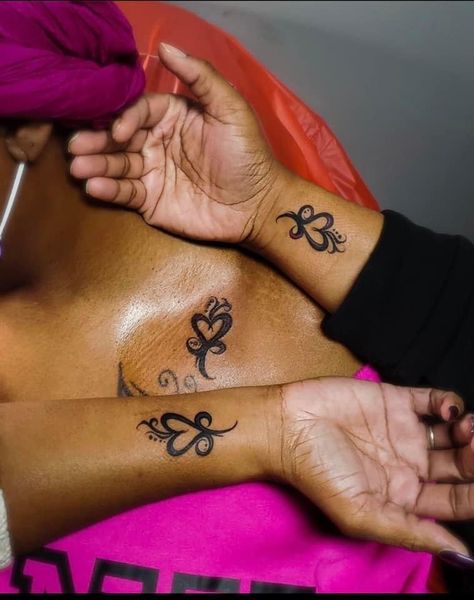 Matching Group Tattoos Friendship, Auntie Neice Tattoos, Matching Tattoos Black Women, Mom And Daughters Tattoo For 3, Matching Cousin Tattoos For 2, 3 Symbol Tattoo, Matching Tattoos For Friend Groups, Hand Tattoos Matching, Matching Tattoos Sisters For 3