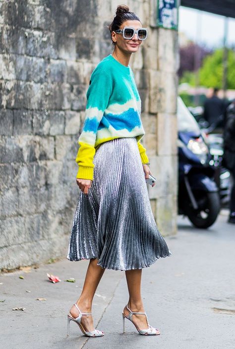 The Slimming Outfit Formula This Chic Italian Woman Always Uses via @WhoWhatWearUK Giovanna Battaglia Engelbert, Best Winter Coats, Heels Casual, Giovanna Battaglia, Weekend Dresses, White Collared Shirt, Moda Chic, Outfit Formulas, Italian Women