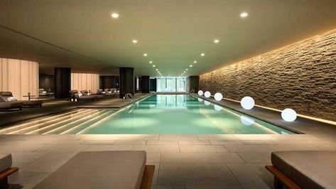 hotel de luxe a shanghai spa Spa Luxe, Gym Pool, Indoor Pool Design, Hotel Safe, Pool Room, Indoor Swimming Pool, Contemporary Light Fixtures, Pool Rooms, House Blend