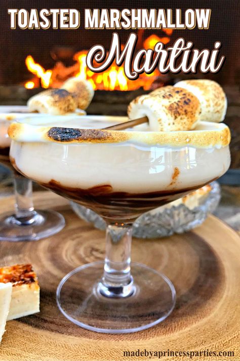 Marshmallow Martini, Sugar Free Syrup Recipe, Marshmallow Drink, Cocktail Drinks Alcoholic, Party Drinks Alcohol, Chocolate Liqueur, Marshmallow Creme, Roasting Marshmallows, Martini Recipes