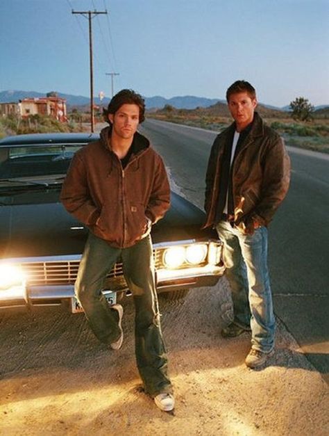 Sam E Dean Winchester, Sam Supernatural, Jake Abel, Matt Cohen, Mark Pellegrino, Supernatural Wallpaper, John Winchester, Supernatural Pictures, Supernatural Jensen