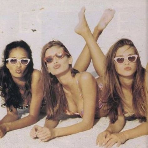 Krissy Taylor, Niki Taylor, Beach Pink, Aurelie Bidermann, 90’s Aesthetic, Christy Turlington, Images Esthétiques, Foto Vintage, 90s Aesthetic