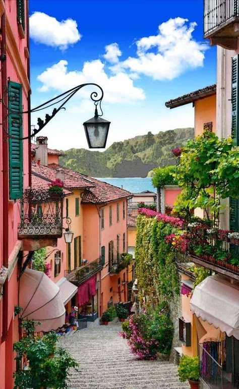 Small Town Street, Italy Vibes, Comer See, Italy Art Print, Italy Street, Lake Como Italy, Italy Travel Tips, Italy Aesthetic, Como Italy