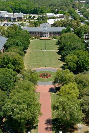 UNC Wilmington, aerial photo Unc Wilmington, Meredith College, North Carolina Colleges, Carolina Do Norte, College Visit, East Carolina University, College Motivation, Vision Board Images, Central University