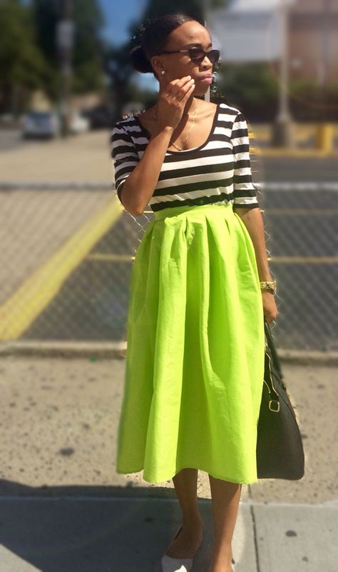 Lime Green Skirt Outfit, Green Midi Skirt Outfit, Green Maxi Skirt Outfit, Bold Colors Outfits, Striped Skirt Outfit, Bali Outfits, Green Skirt Outfits, Lime Green Skirt, How To Style Culottes