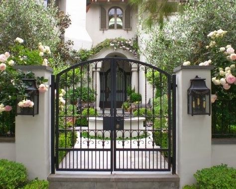 The French Tangerine: ~ first impressions Iron Garden Gates, Front Fence, Iron Gate Design, Wrought Iron Gate, Front Courtyard, Mediterranean Landscaping, Wrought Iron Fences, Front Yard Fence, Front Gates