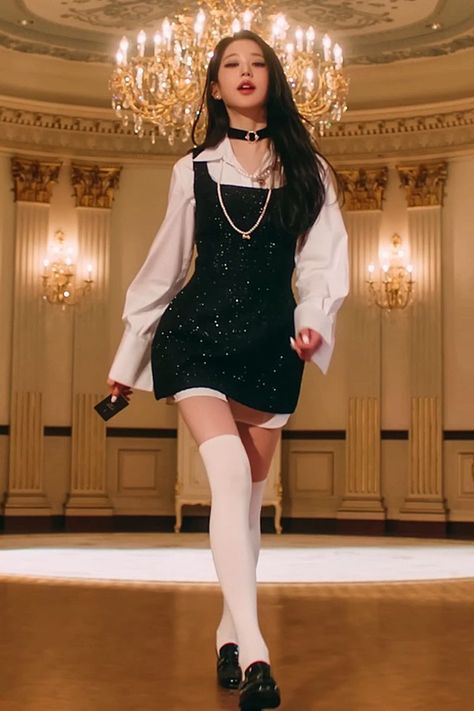 #ive #jangwonyoung #wonyoung #gaeul #liz #yujin #rei #leeseo #afterlike #lovedive #dive #kpop #trending #bts #army #blackpink #blink Wonyoung Party Outfit, Wonyoung I Am Outfit, K Pop Idol Stage Outfits Female, Kpop Idol Dress, Wonyoungism Black, Wonyoungism Outfits, Kpop Outfits Stage, Ive Outfits, Ive Concert