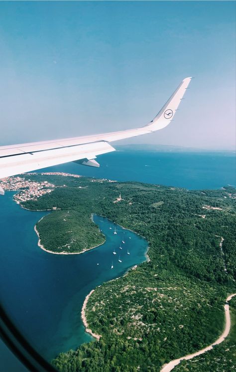 Island Asthetic Picture, Plane Window View, Airport Vibes, Plane Trip, Cayo Coco, Lost Island, Window Views, Coconuts Beach, Plane Window