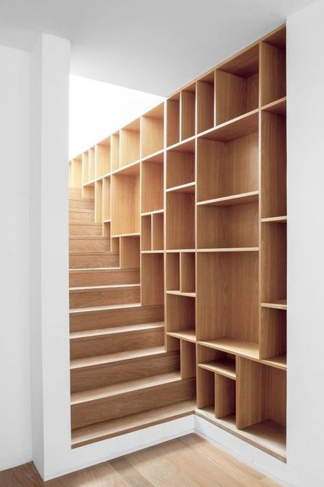 Cubby Hole Storage, Small Space Staircase, Escalier Design, Small Basement, Basement Storage, Stair Storage, Hus Inspiration, Space Decor, Decorating Small Spaces