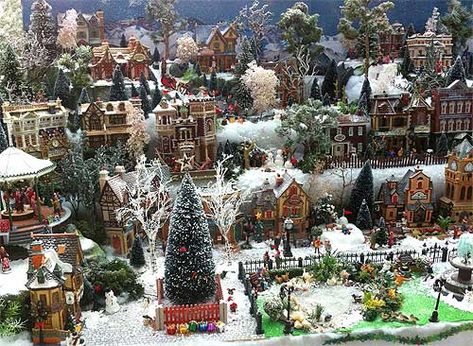 Dickens Village Display, Christmas Village Displays, Village Display Ideas, Diy Christmas Village Displays, Christmas Tree Village, Christmas Village Sets, Lemax Christmas Village, Lemax Christmas, Diy Christmas Village