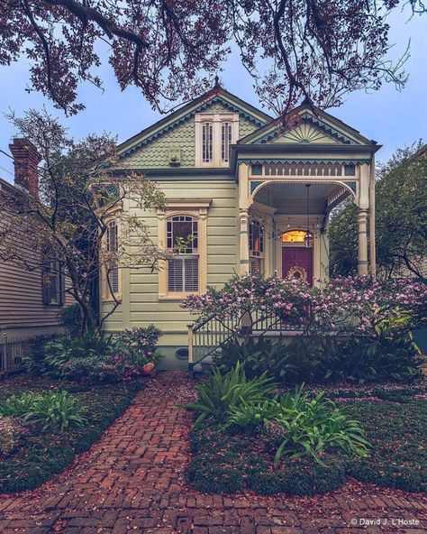 Nice Kitchens, New Orleans Architecture, Cute Cottages, Property Ideas, Haunting Beauty, Shotgun House, Victorian Style Homes, Sims 4 House Plans, Cottage Aesthetic