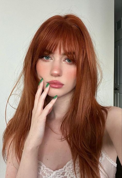 Red Hair With Bangs, Cheveux Oranges, Kadeřnické Trendy, Red Hair Inspo, Ginger Hair Color, Hair Dye Colors, Hair Inspiration Color, Cut My Hair, Orange Hair