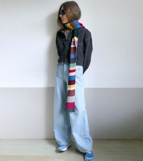 Scarf Trends Knit, Long Knitted Scarf, Long Knit Scarf, Crochet Scarf Multicolor, Cool Scarf Outfit, Knitted Striped Scarf, Thin Knitted Scarf, Striped Scarf Outfit, Styling A Scarf