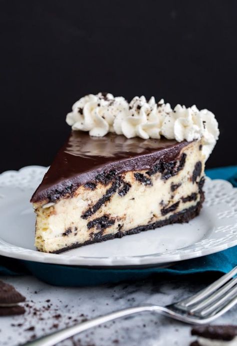 Best Cheesecake Recipes, Cheesecake Chocolate Cake, Recipes To Bake, Oreo Cheesecake Bars, Sugar Spun Run, Mini Oreo Cheesecake, Oreo Cheesecake Recipes, Crazy Laura, Homemade Cheesecake