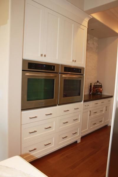 I have always thought this is a more practical arrangement for double ovens.  In the traditional stacked configuration the bottom oven is so awkward. Wall Oven Kitchen, Small Kitchen Pantry, Double Oven Kitchen, Drawers Kitchen, Oven Design, Wall Ovens, Double Ovens, Staircase Storage, Pantry Wall