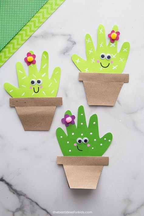 Cactus Handprint Craft Toddler Summer Art Activities, Easy Art Projects For Special Needs, Prek Crafts Easy Spring, Summer Art Ideas For Kids Classroom, Arts And Crafts For Spring, Hispanic Crafts Preschool, Cute Crafts For Preschoolers, Wild West Art For Toddlers, Easy Spring Crafts For Kids Kindergarten