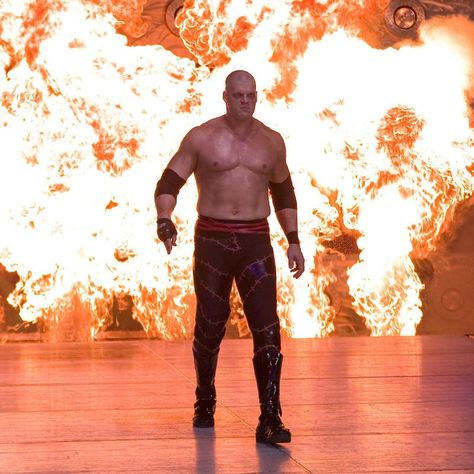 Ruthless Aggression Era, Kane Wwf, Wwe Kane, Kane Wwe, Wwe Hall Of Fame, Horror Themes, Wrestling Wwe, Wwe Photos, Wwe Wrestlers