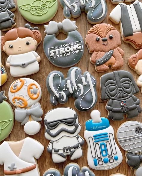 Macaroon Designs, Star Wars Baby Shower Ideas, Star Wars Gender Reveal, Star Wars Baby Room, Baby Jedi, Star Wars Cookies, Star Wars Baby Shower, Star Wars Theme Party, Foster Baby