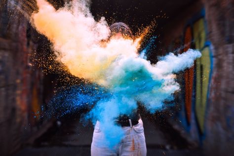 Colored Paint Powder Photography: Tips & Ideas for Best Results Powder Paint Photoshoot, Paint Powder Photography, Powder Paint Photography, Powder Photography, Chalk Pictures, Shutter Speed Photography, Holi Powder, Photographer Tips, Fast Shutter Speed