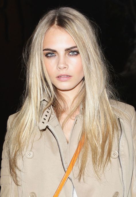 25 Stunning Photos of Cara Delevingne - Page 21 Blonde Hair Dark Eyebrows, Cara Delevingne Hair, Alis Mata, Blonde Hair And Blue Eyes, Dark Eyebrows, Dark Brows, Burberry Prorsum, Sienna Miller, Long Blonde