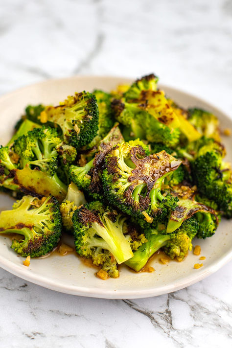 Pan Fried Broccoli, Chicken Salad Bowls, Broccoli With Garlic, How To Cook Broccoli, Garlic Broccoli, Greek Chicken Salad, Fried Broccoli, Leafy Green Salads, Jackson Ms