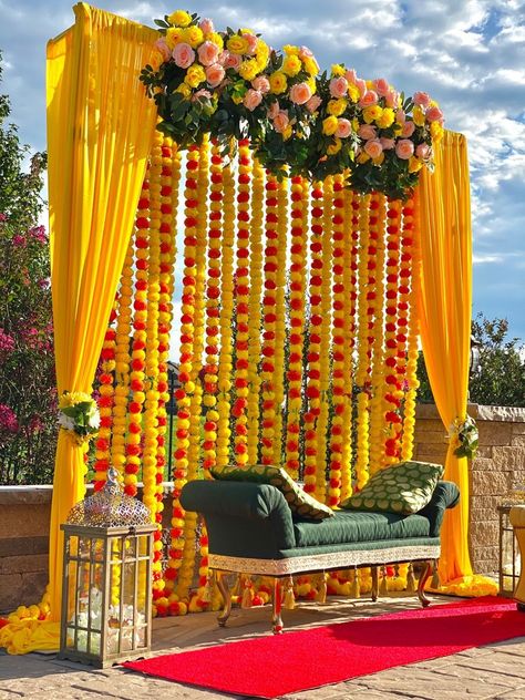 Haldi decoration Haldi Function Decoration, Haldi Decoration Ideas, Haldi Ceremony Decorations, Small Wedding Decor, Mehendi Decor Ideas, Haldi Decor, Wedding Setup, Wedding Background Decoration, Mandap Decor