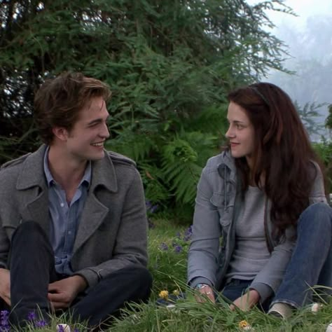 Twilight Bts, Edward Cullen Twilight, Twilight Core, Twilight Vibes, Bella And Edward, Bella Edward, Twilight Aesthetic, Team Edward, Edward And Bella