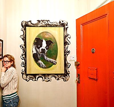 Amy Sedaris' apartment: Painted wall frame, and an Eddie dog! Amy Sedaris Apartment, Wendy Goodman, Amy Sedaris, Flock Wallpaper, Wood Bat, Antique Wax, Tiny Space, New York Magazine, Visual Diary