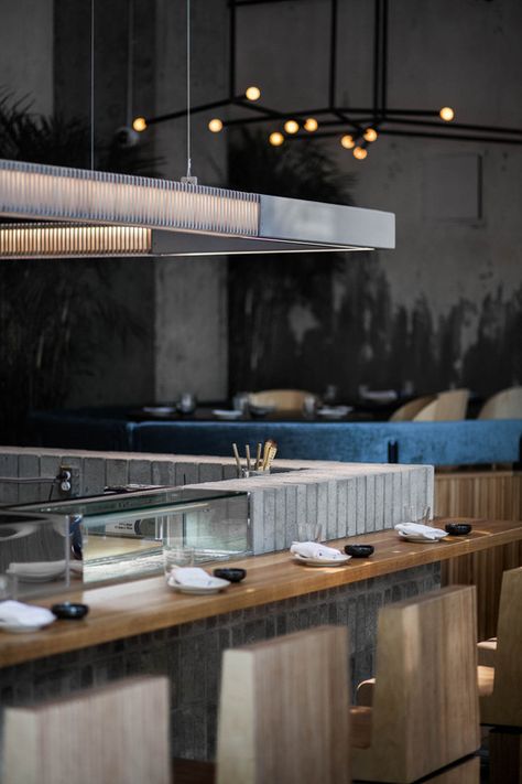 RYÙ,© David Dworkind Sushi Bar Design, Japanese Restaurant Interior, Japanese Restaurant Design, Lake House Interior, Luxury Restaurant, Bar Interior, Bar Design Restaurant, Sushi Bar, Bar Area