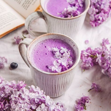 1,887 Likes, 320 Comments - Sam | Plant-based recipes (@samanthahadadi) on Instagram: “This last week or so, summer seems to have disappeared - and now all I want to do is hide beneath a…” Courgette Recipes, Berry Smoothies, Purple Smoothie, Pie Flavors, Detox Smoothie Recipes, Violet Aesthetic, Vanilla Paste, Lavender Aesthetic, Blueberries Smoothie