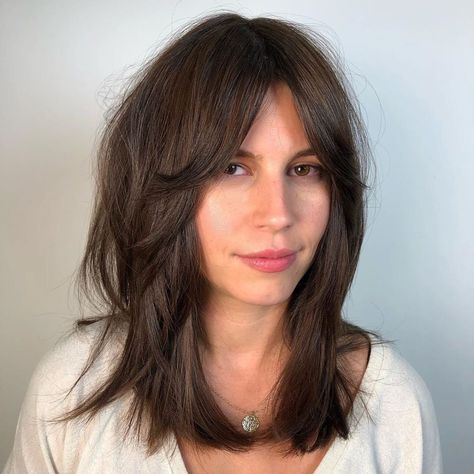 50 Best Layered Haircuts and Hairstyles for 2020 - Hair Adviser Face Framing Layers Medium, Mum Hair, Layered Thick Hair, Shaggy Hairstyles, Layered Haircuts For Women, Medium Shag Haircuts, Layered Haircuts With Bangs, Framing Layers, Layered Bobs