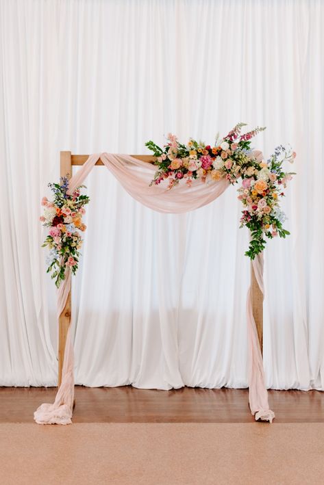 Wildflower Wedding Theme, Diy Wedding Backdrop, Mandap Decor, Wedding Arch Flowers, Arch Flowers, Ballroom Wedding, Pastel Wedding, Wildflower Wedding, Floral Arch