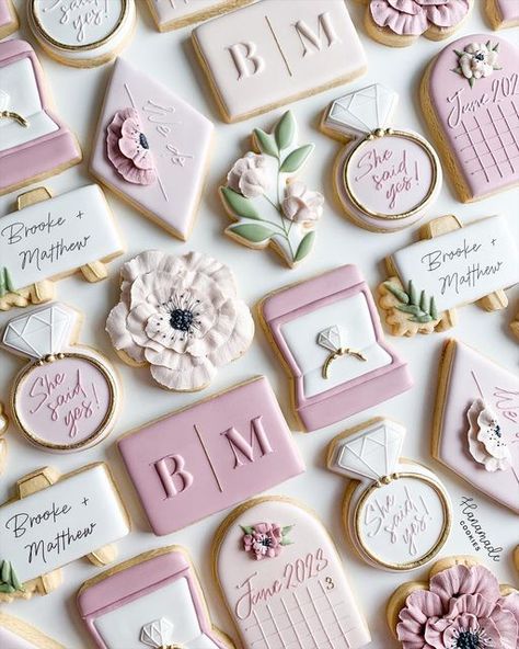 Engagement Party Cookies, Diy Engagement Gifts, Bridal Shower Tea Party Theme, Bachelorette Party Cookies, Wedding Cookies Decorated, Elegant Cookies, Wedding Shower Cookies, Engagement Cookies, Anniversary Cookies