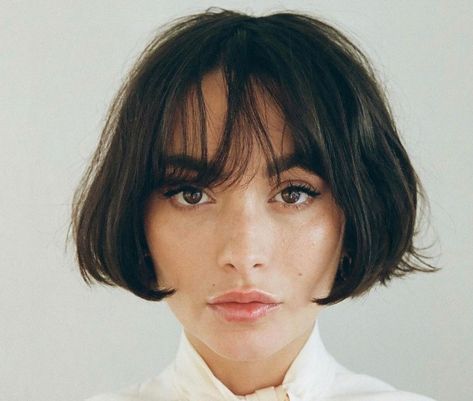 French Bob with See-Through Bangs Razor Cuts, Taylor Lashae, Wand Hairstyles, Ghd Hair, Classic Haircut, Hair 2022, French Bob, Style Salon, Traditional Hairstyle