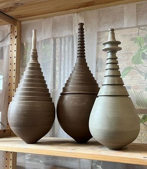 Pottery Lamp, Handcrafted Pottery, Pottery Pot, Advanced Ceramics, Tanah Liat, Cement Crafts, Outdoor Living Room, Ceramics Pottery Art, Pottery Cups