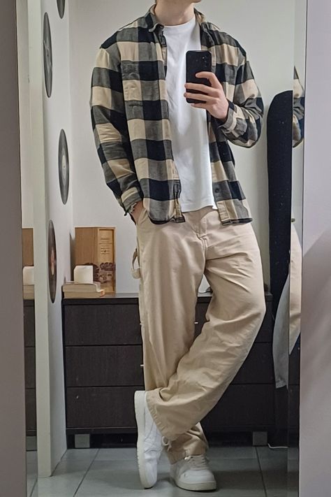 Baggy Man Style, Simple Clothing Style Men, Style For Men Aesthetic, Baggy Fits For Men, Autumn Outfits For Men Casual, Man Fits Aesthetic, Fashion Outfits For Men Casual, Cargoes Outfit Men, Fashion Outfits Aesthetic Men