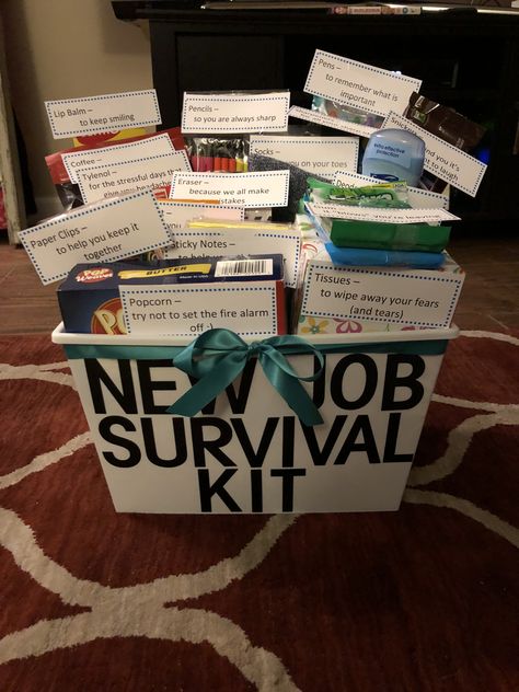 Funny new job survival kit New Job Party, New Job Survival Kit, Goodbye Gifts For Coworkers, Job Promotion Gifts, Farewell Gift For Coworker, Goodbye Party, Survival Kit Gifts, Promotion Party, Goodbye Gifts