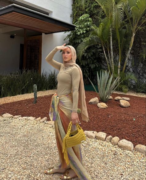 Dubai Outfits Ideas Hijab, Muslim Vacation Outfits, Modest Vacation Outfits Beach, Hijabi Vacation Outfits, Malta Outfits, Modest Vacation Outfits, Hijabi Summer, Cabo Trip, Morocco Trip