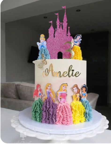 Bolo Rapunzel, Disney Princess Birthday Cakes, Princess Birthday Party Ideas, Magical Princess, Princess Birthday Party Decorations, Disney Princess Cake, Disney Princess Birthday Party, Princess Theme Birthday, Princess Theme Birthday Party