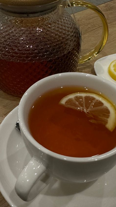 Tea Story Instagram, Cup Of Tea Aesthetic, Tea Burn, Healthy Lunch Snacks, Food Gallery, Honey Tea, Pretty Drinks, Cooking Recipes Desserts, Food Snapchat