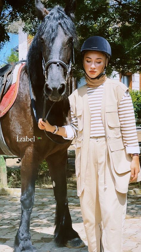 Hijab Riding Horse, Hijabi Equestrian Outfits, Hijabi Horse Riding Outfit, Modest Horse Riding Outfit, Horse Riding Outfit Hijab, Hijabi Horse Riding, Horses Outfit, Horse Riding Outfit Women, Horse Photography Poses