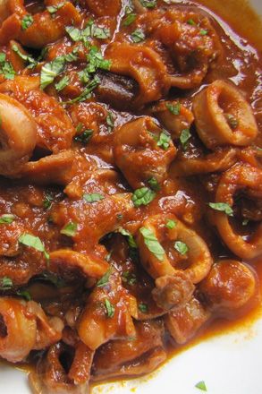 Sir Francis Squid Tomato Stew, Calamari Recipes, Squid Recipes, Recipes Meat, Exotic Food, Calamari, Seafood Dishes, Fish And Seafood, Fish Recipes