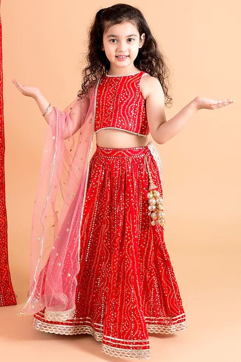 Red Bandhani Printed Lehenga Set Design by Chotibuti at Pernia's Pop Up Shop 2023 Baby Lehenga Designs, Chaniya Choli Designs Navratri, Bandhani Dress Pattern, Bandhani Lehenga, Baby Lehenga, Indian Dresses For Kids, Chaniya Choli Designs, Garba Dress, Print Lehenga